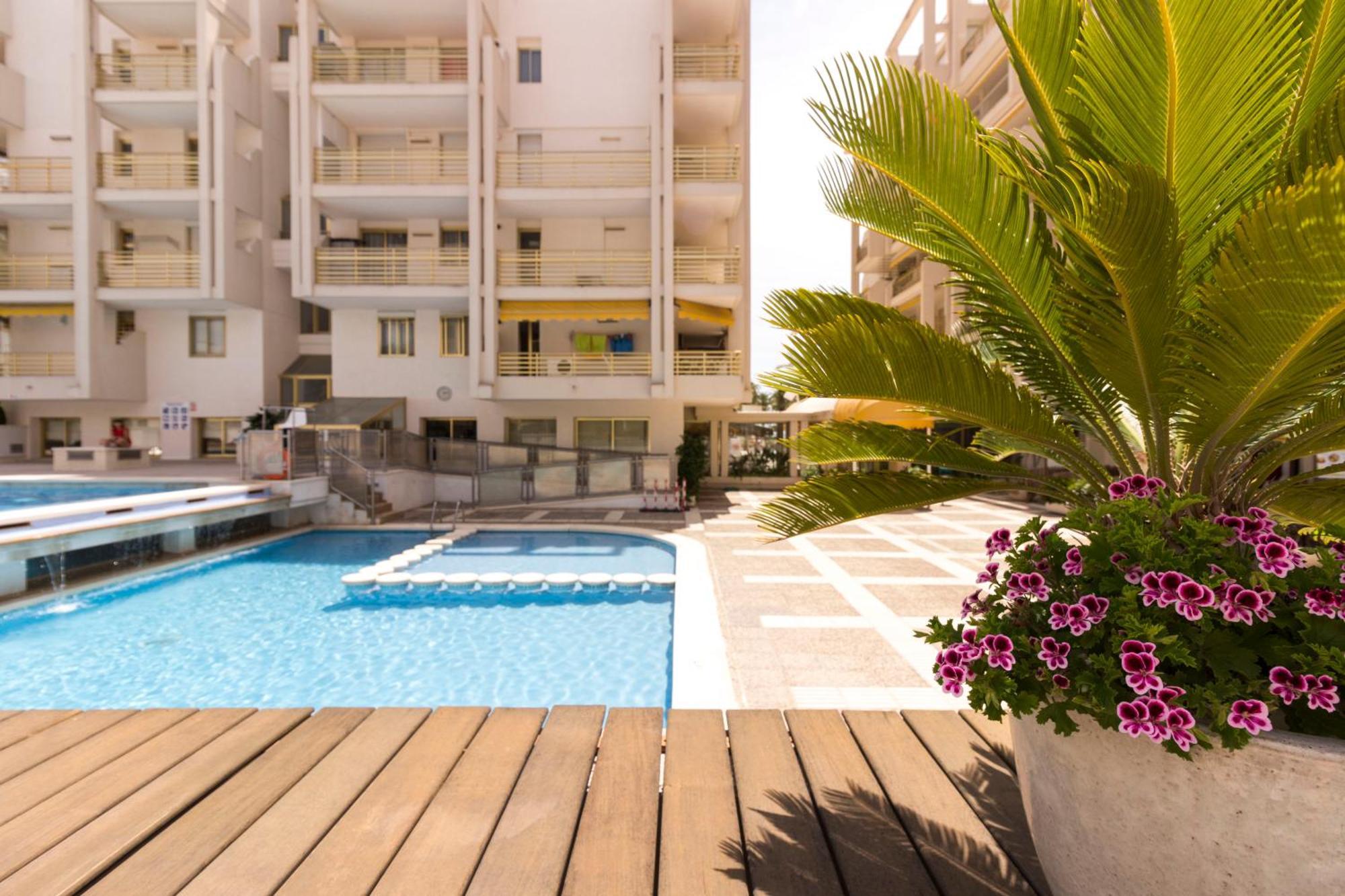 Novelty III Arysal 4 Apartment Salou Exterior photo